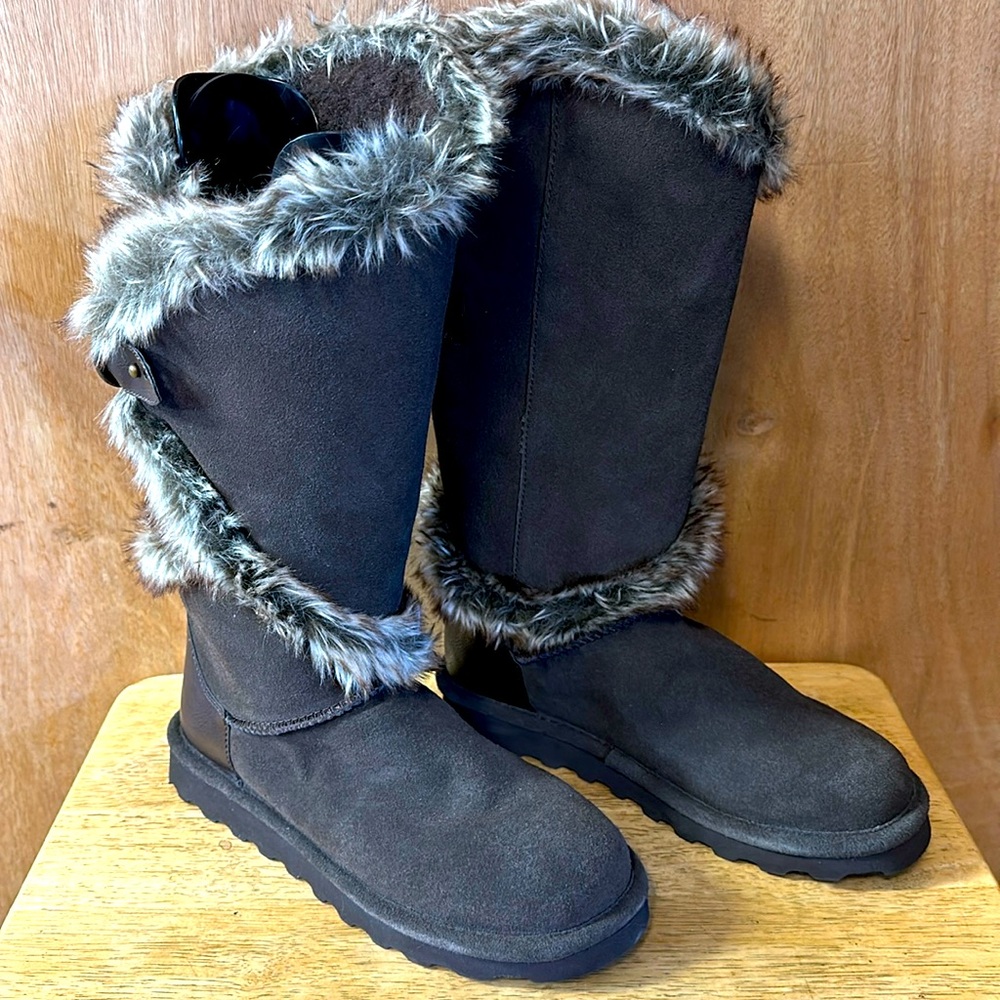 Women’s Bearpaws size 9 New, no orig. box or tags, stylish fur lined warm boots